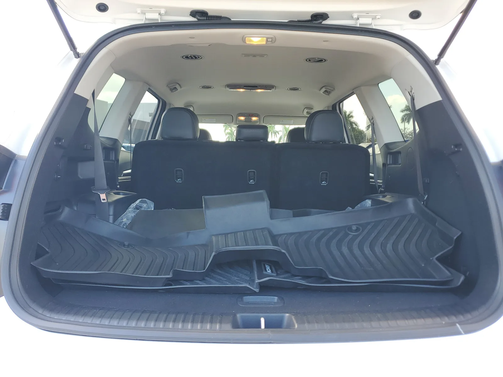 2024 Kia Telluride LX photo 14