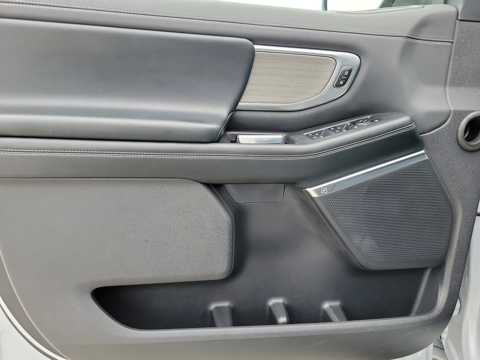 2025 Ford Expedition Platinum 4WD photo 23