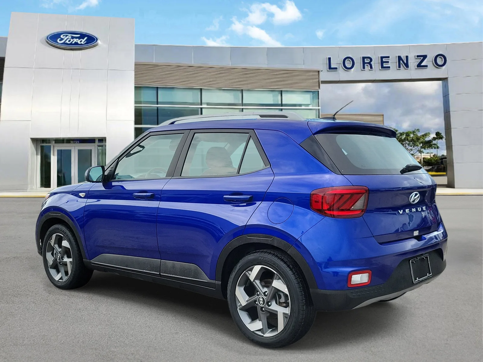 2025 Hyundai Venue SEL photo 7