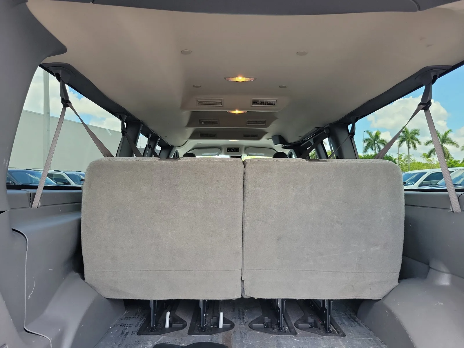 2023 Chevrolet Express Passenger LT photo 11