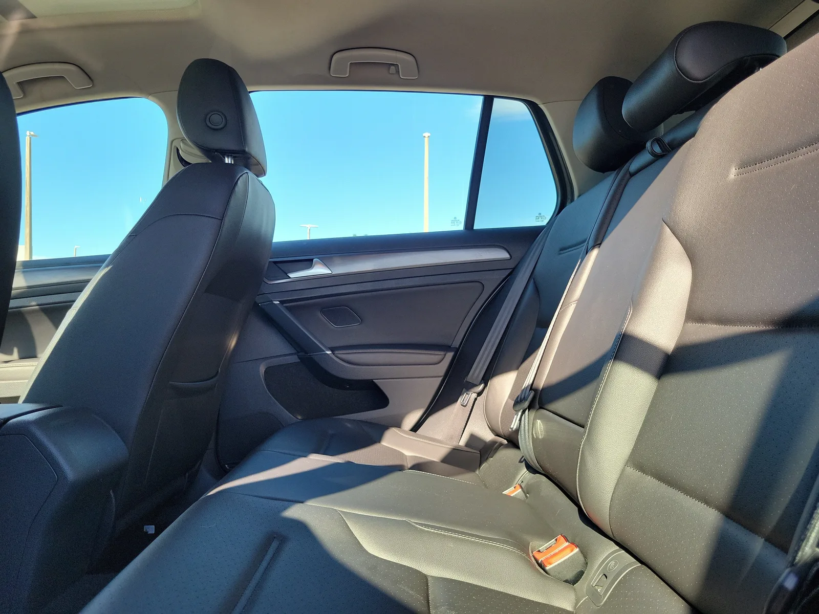2020 Volkswagen Golf TSI photo 12