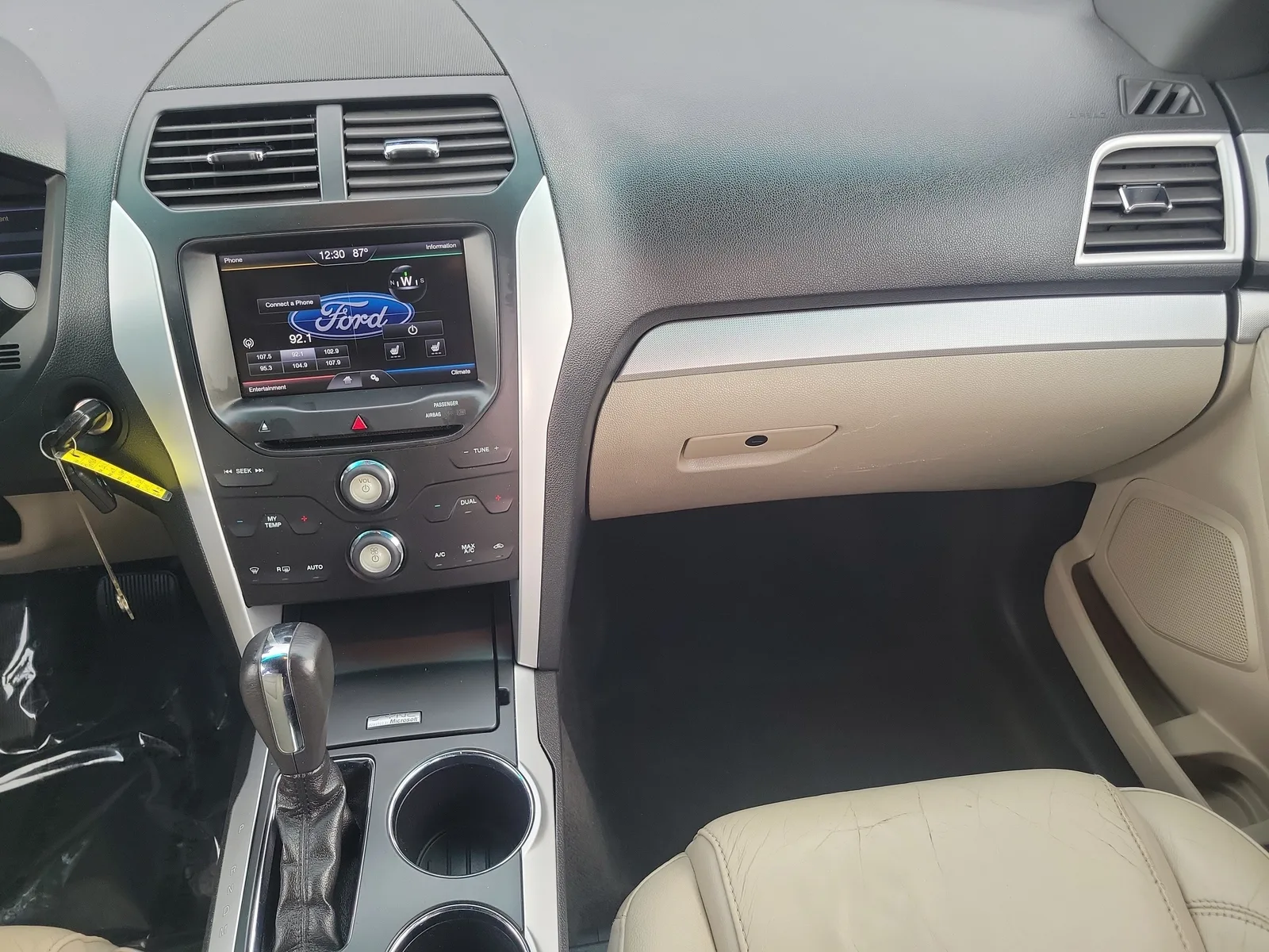 2014 Ford Explorer XLT photo 18