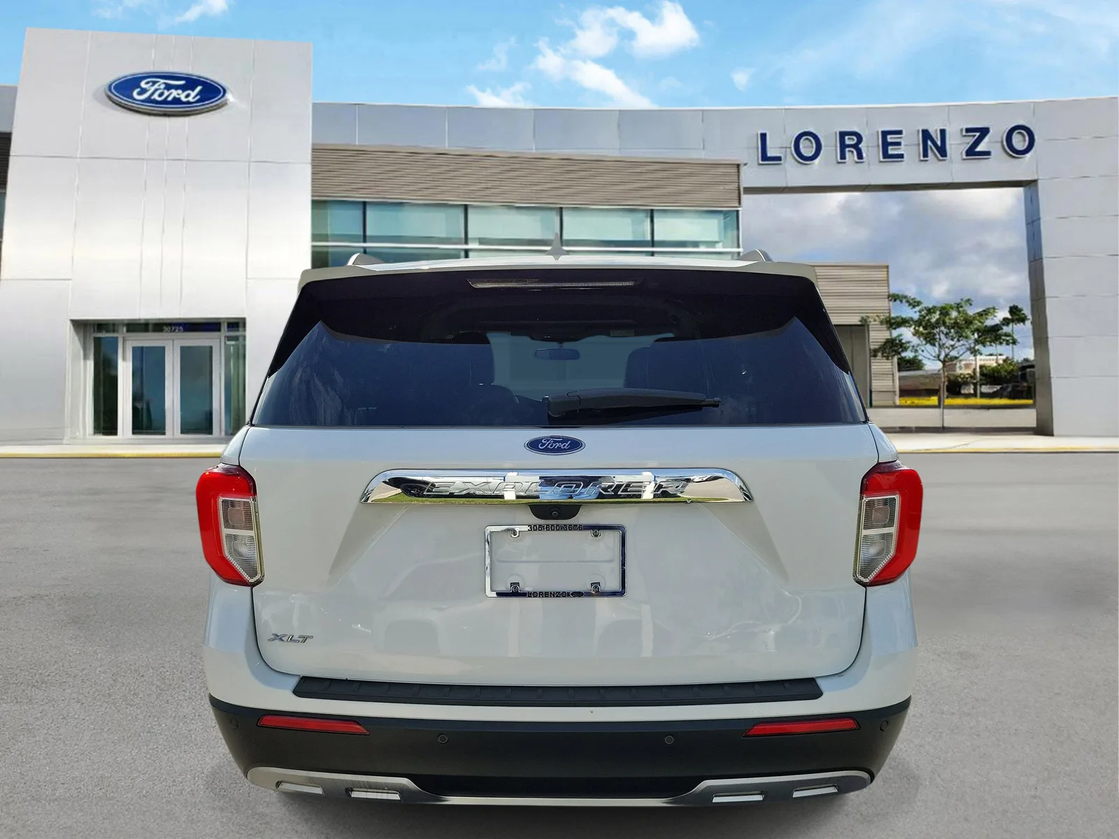 2023 Ford Explorer XLT photo 6