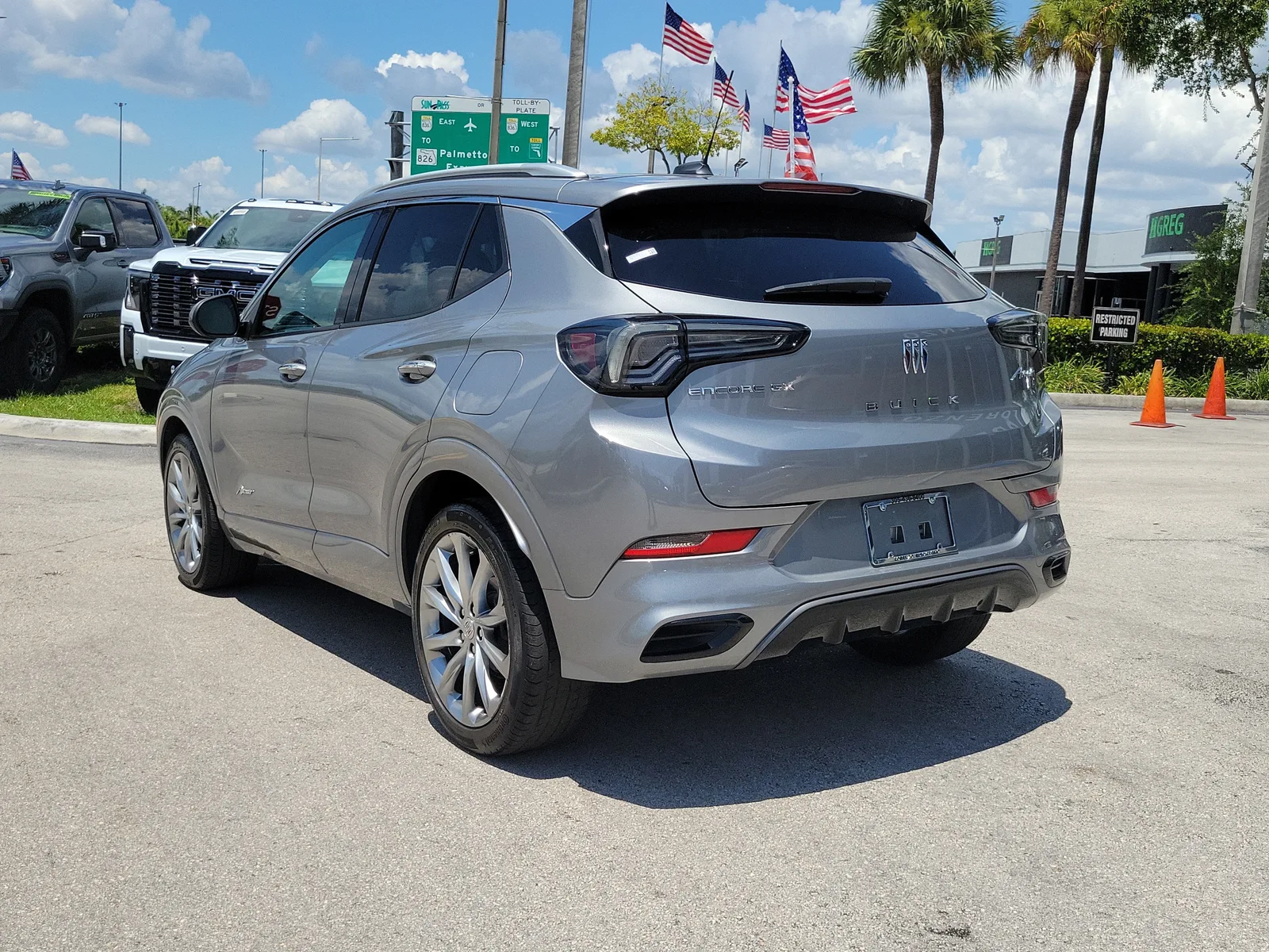 2024 Buick Encore GX Avenir photo 7