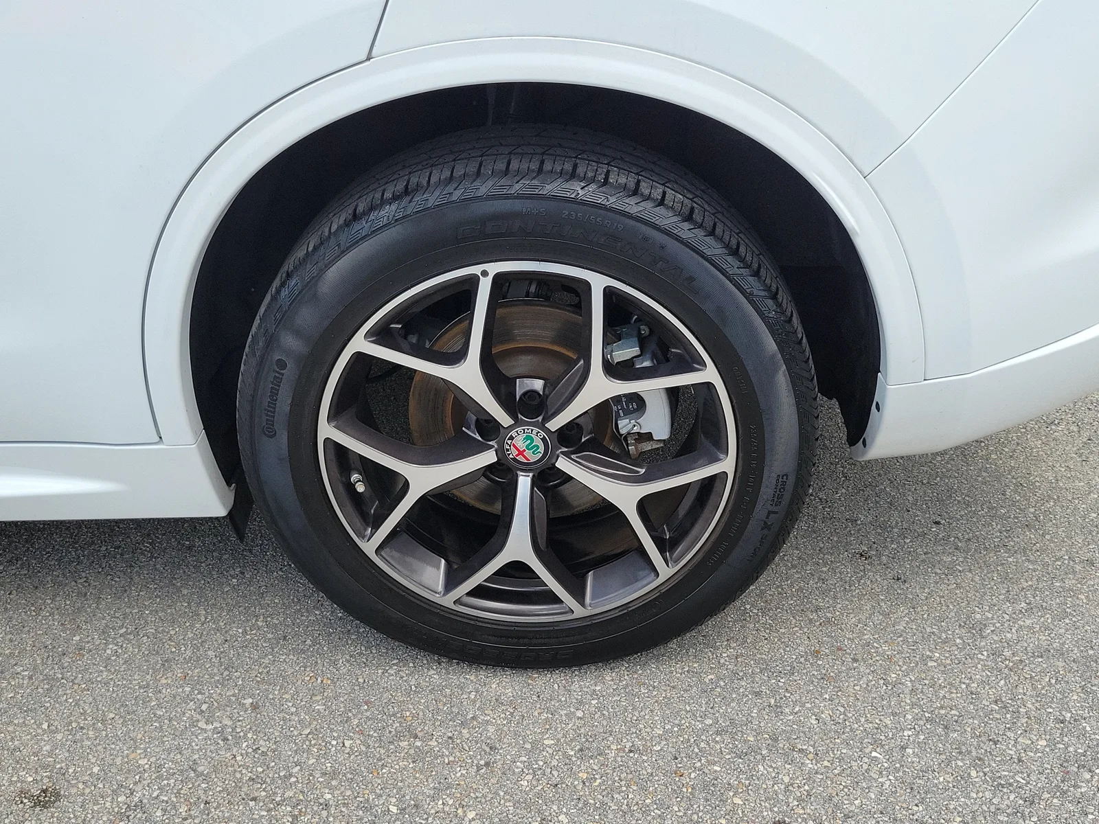 2021 Alfa Romeo Stelvio Ti photo 9