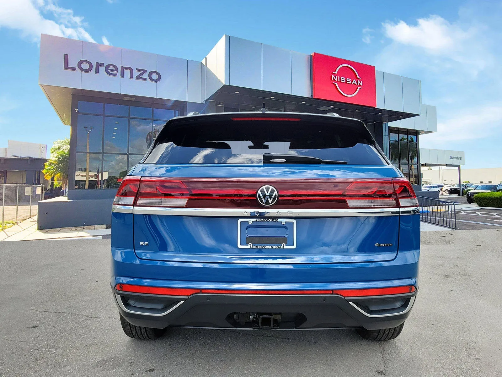 2025 Volkswagen Atlas Cross Sport 2.0T SE w/Technology photo 6