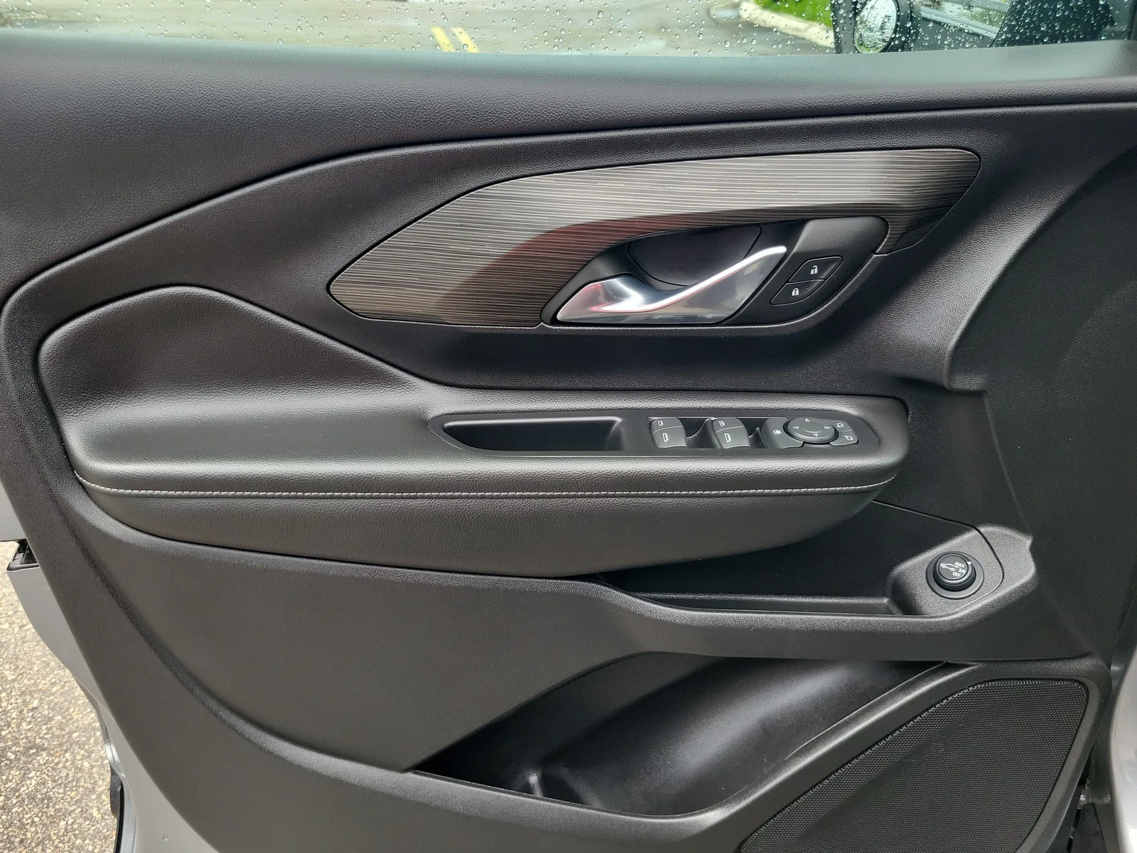 2023 GMC Terrain SLE photo 24