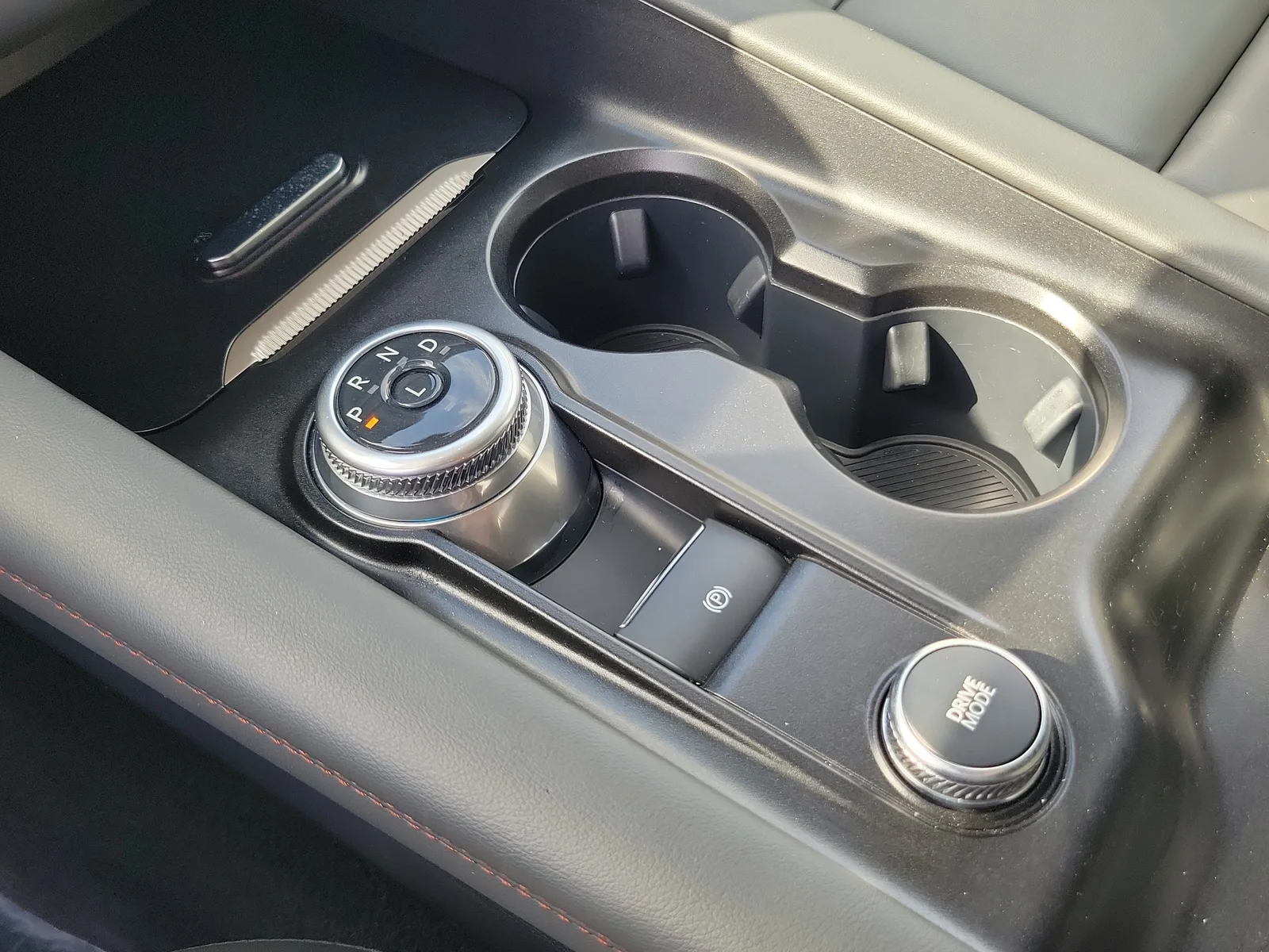 2025 Ford Explorer Active photo 28