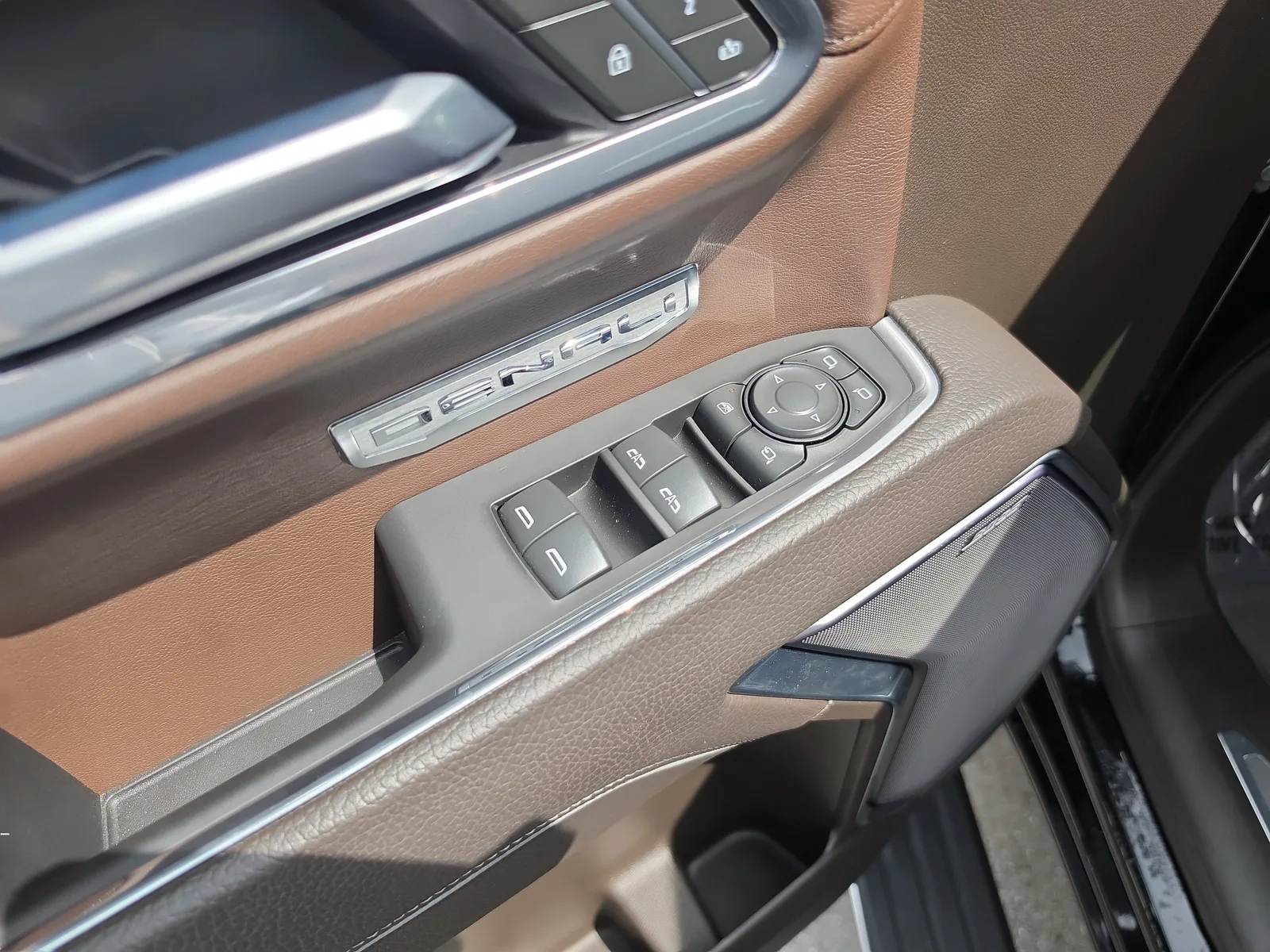 2025 GMC Sierra 1500 Denali 4WD Diesel photo 23