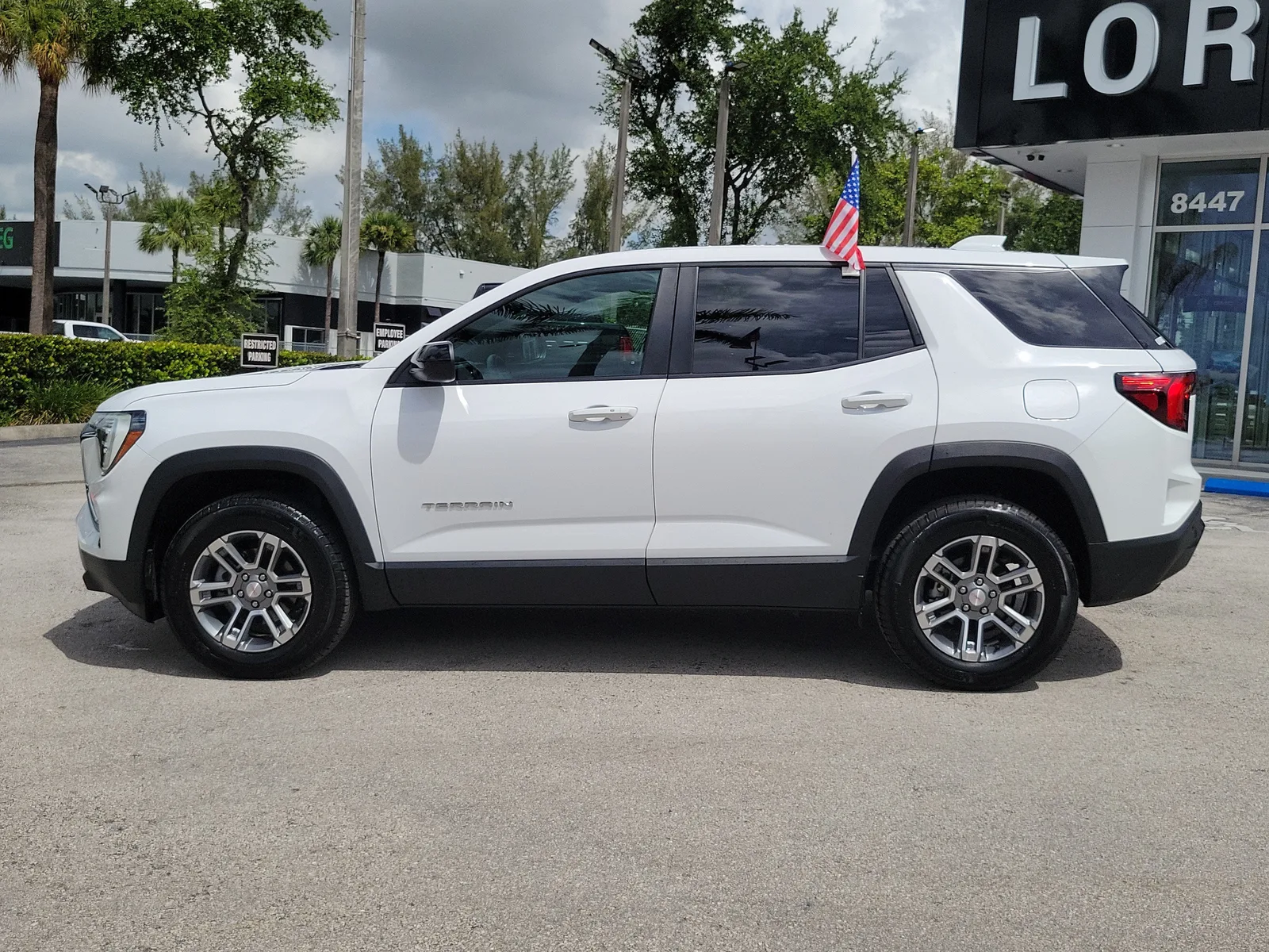 2025 GMC Terrain Elevation photo 8