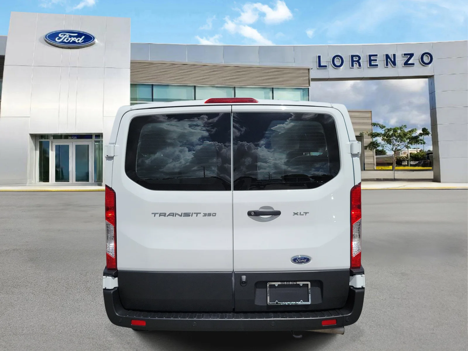2025 Ford Transit Passenger Wagon XLT photo 6
