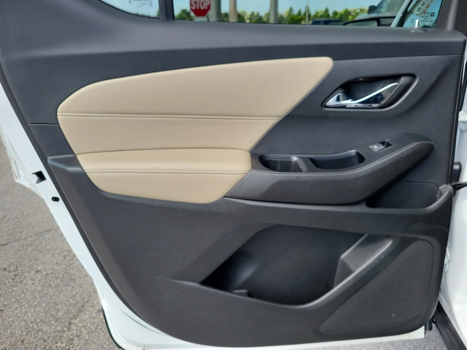 2023 Chevrolet Traverse LS photo 23