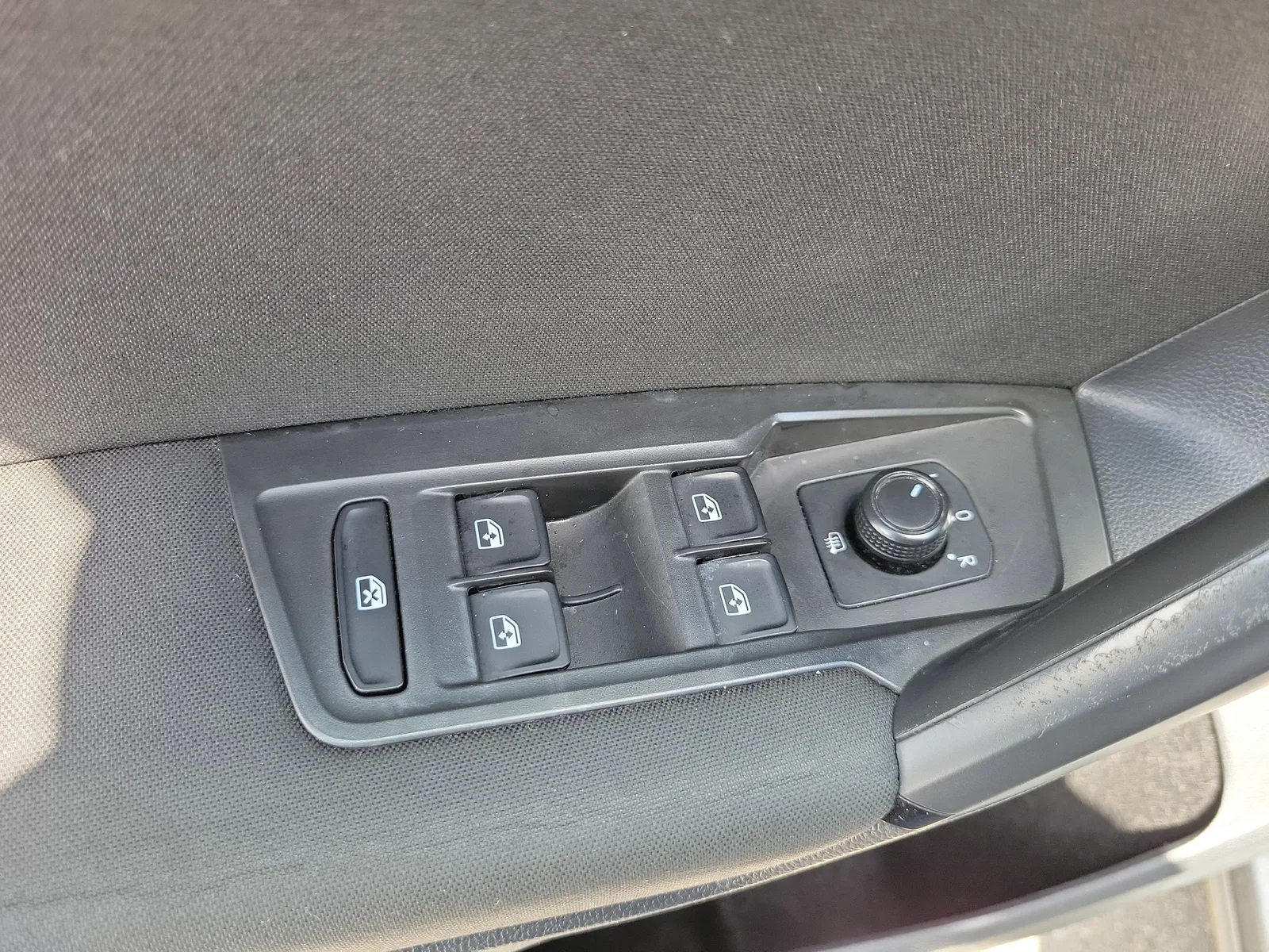 2019 Volkswagen Tiguan S photo 27