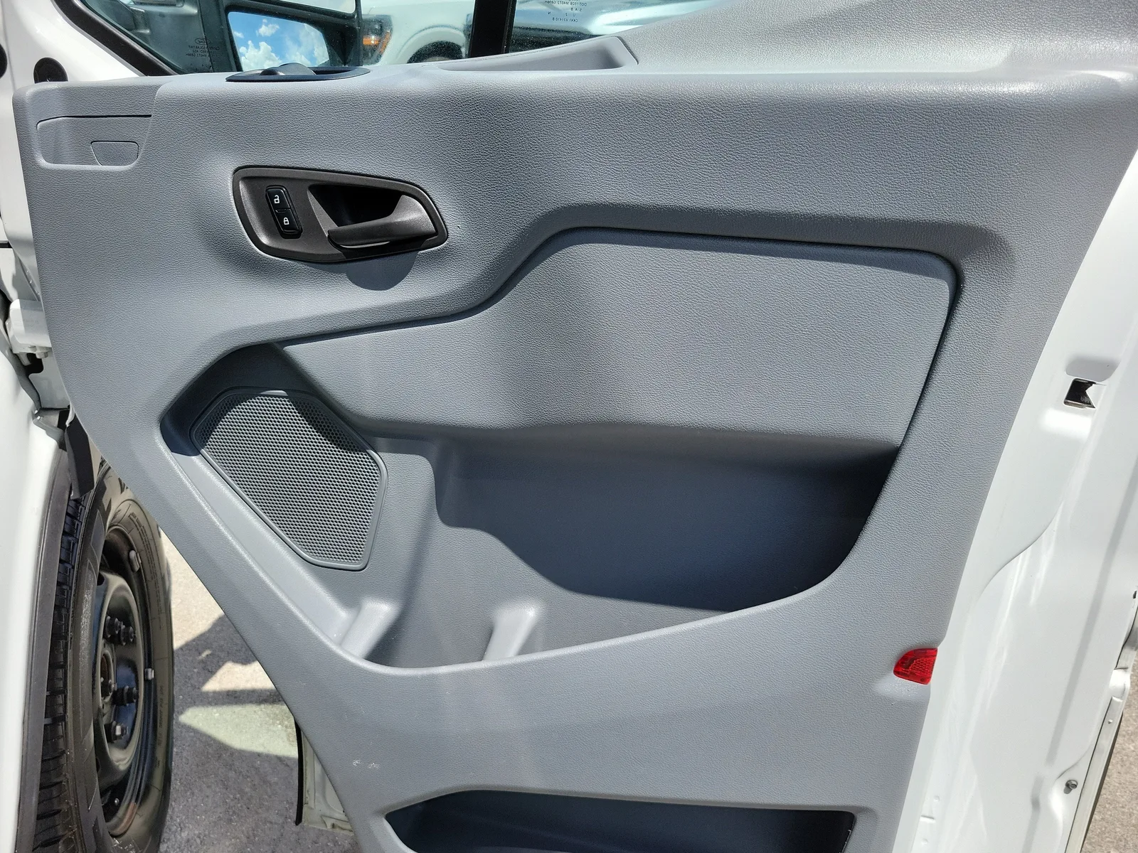 2016 Ford Transit Wagon XL photo 28