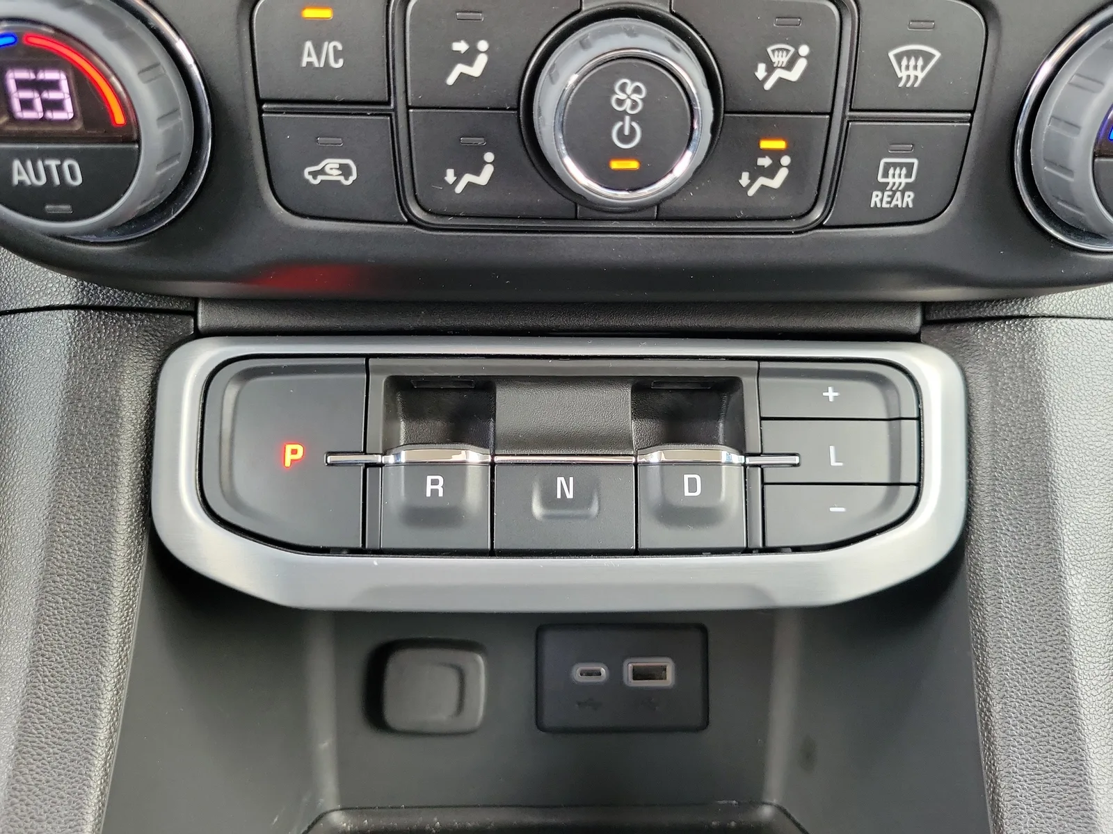 2023 GMC Acadia SLE photo 23