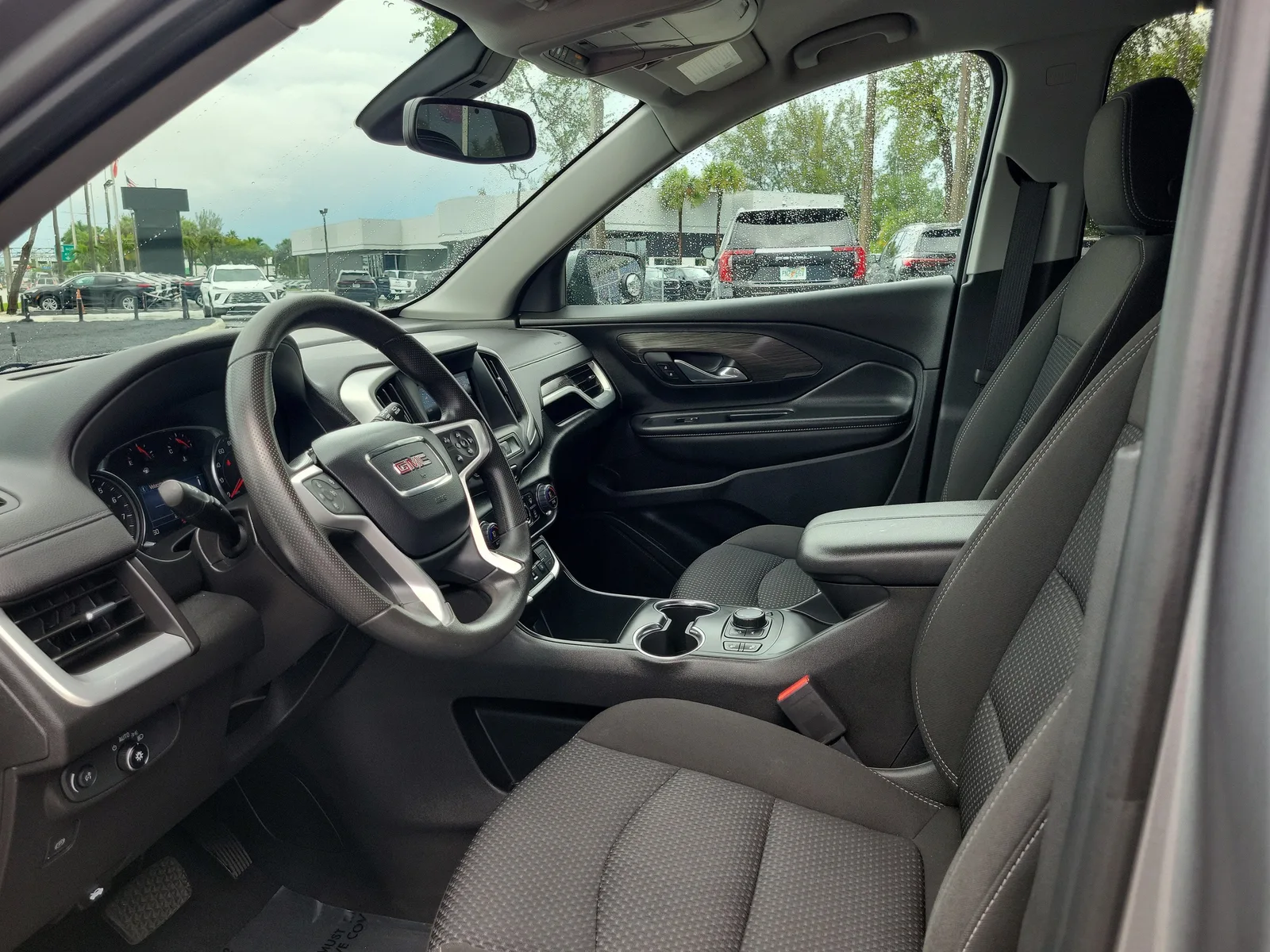2023 GMC Terrain SLE photo 11