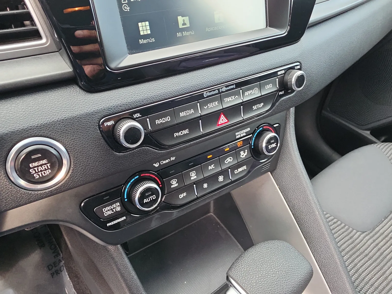 2017 Kia Niro LX photo 17
