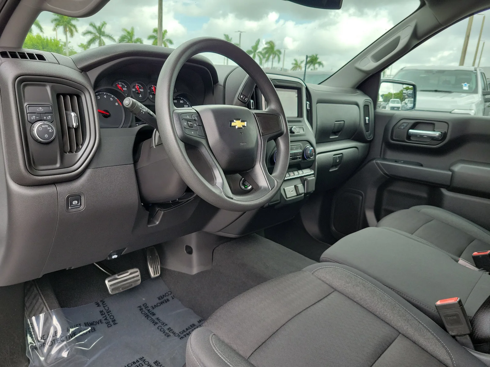 2024 Chevrolet Silverado 1500 Custom photo 9