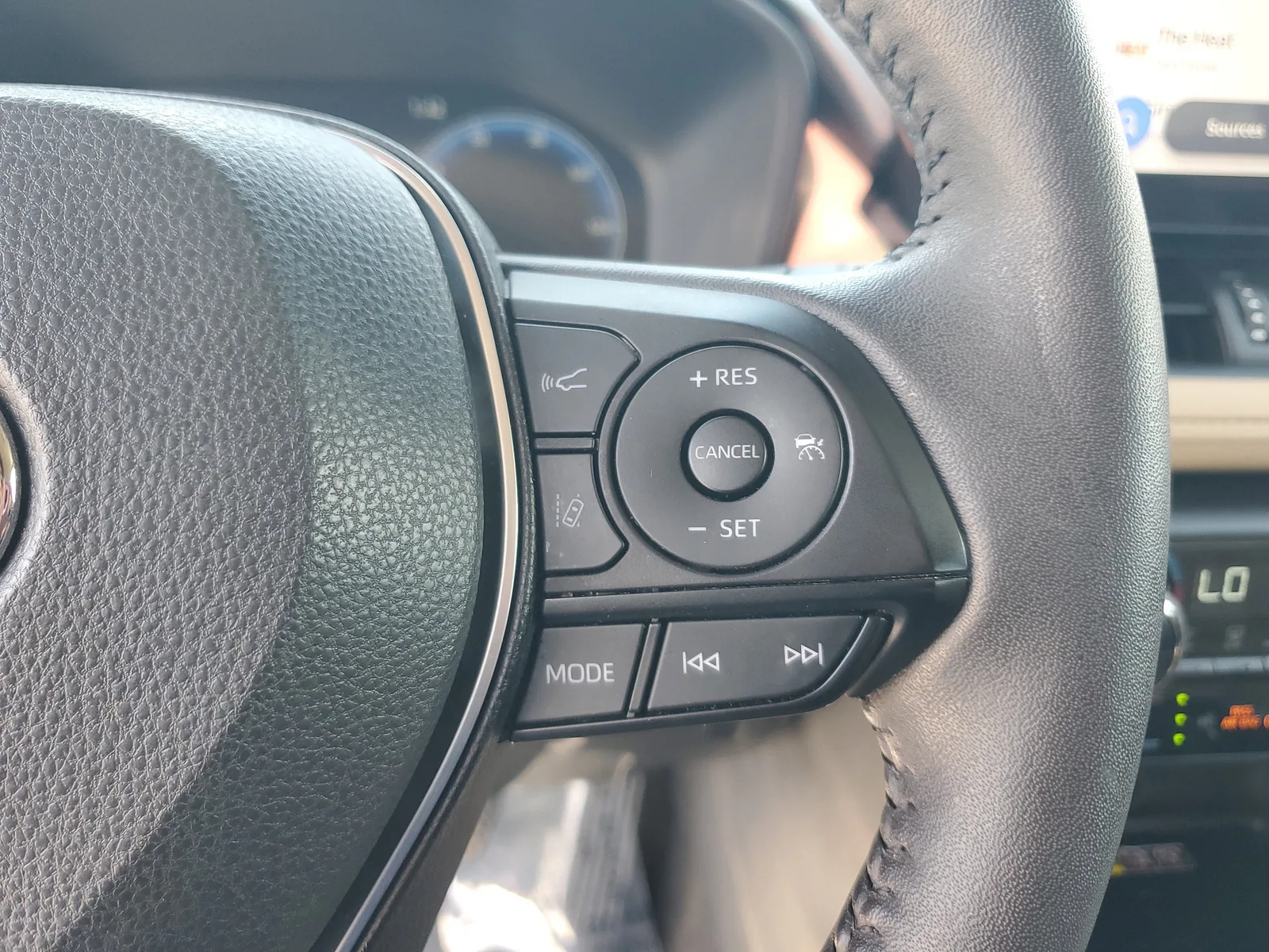 2023 Toyota RAV4 Limited photo 24