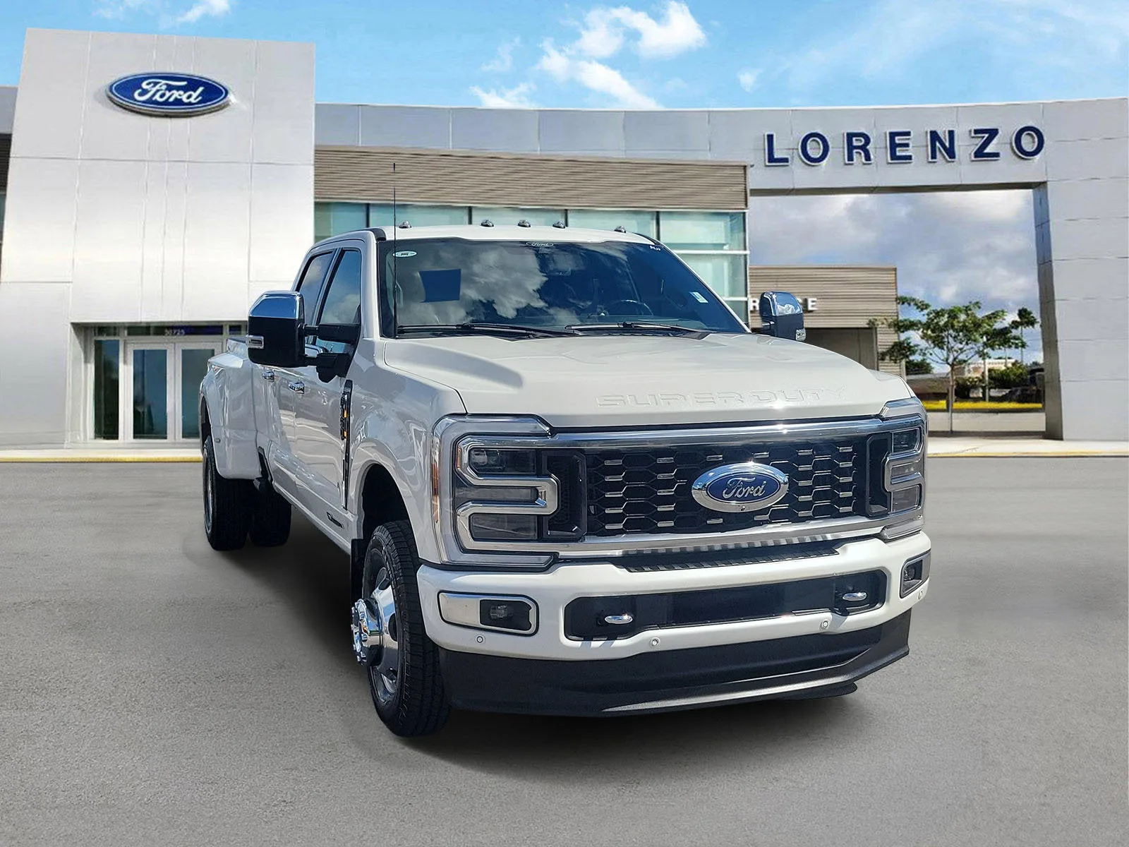 2024 Ford Super Duty F-350 DRW Platinum 4WD photo 3