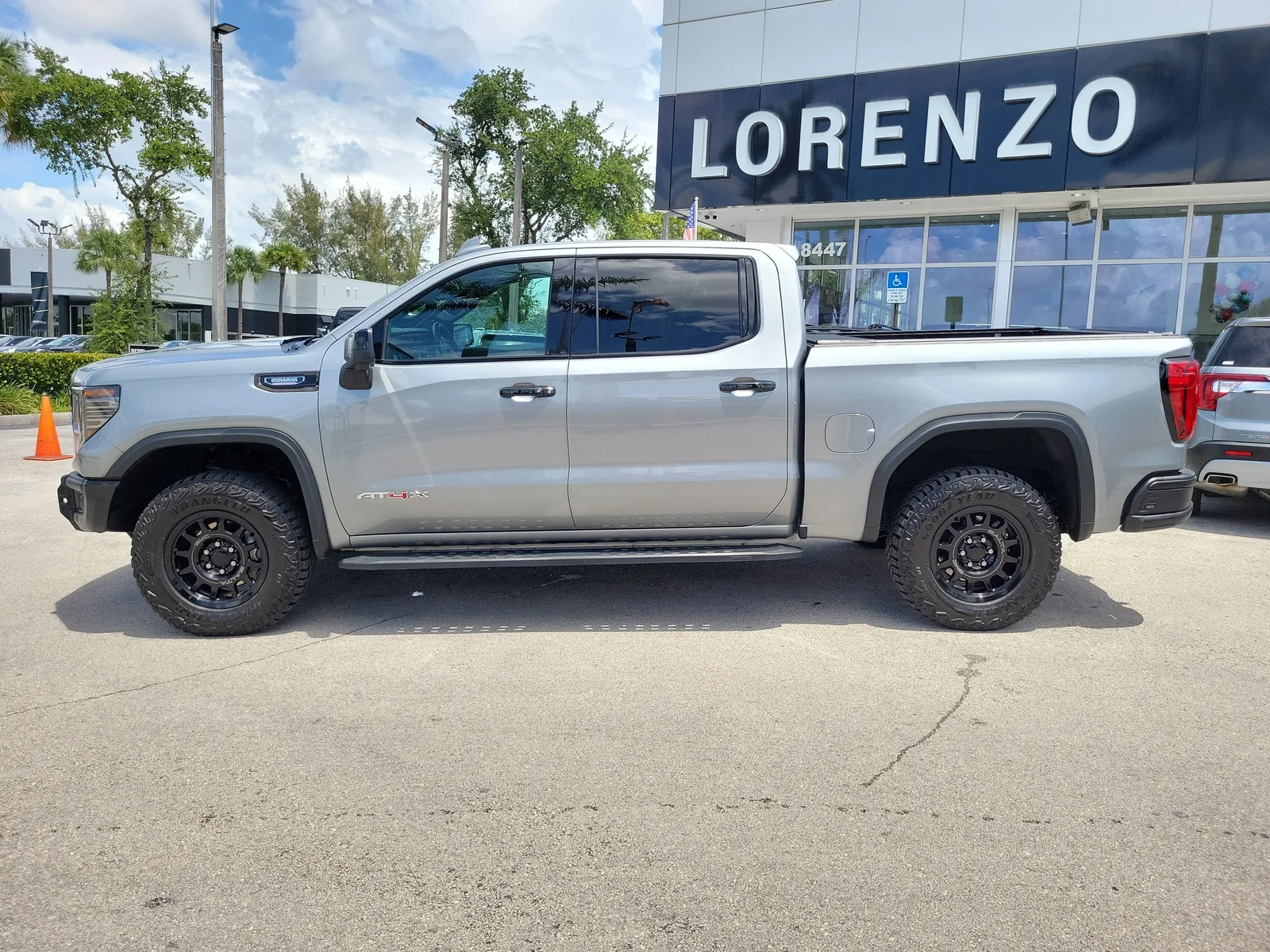 2024 GMC Sierra 1500 AT4X photo 8