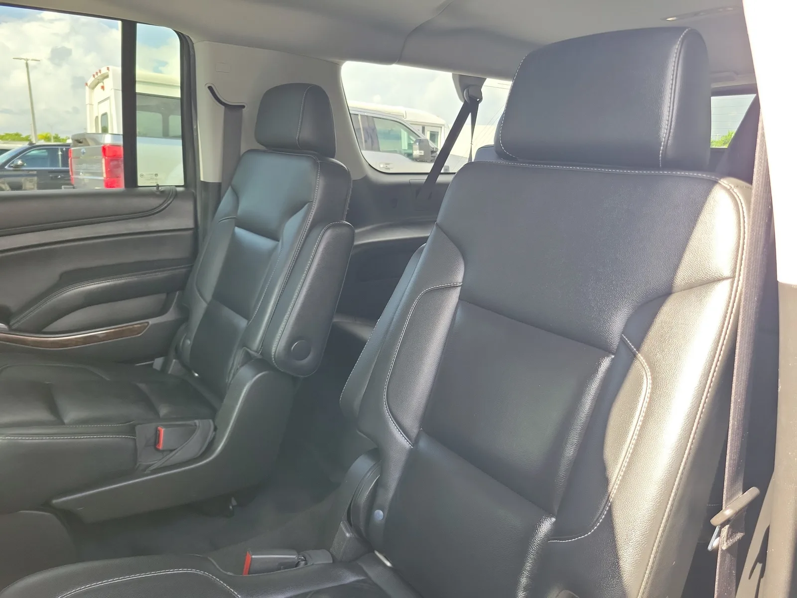2020 Chevrolet Suburban LT photo 16