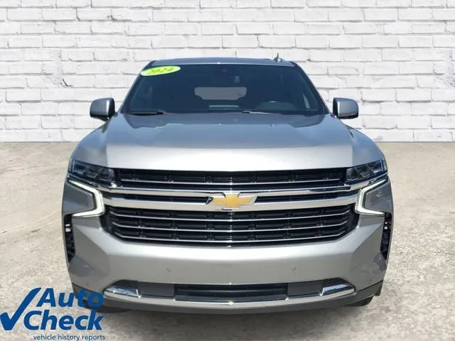 2024 Chevrolet Suburban LT photo 6