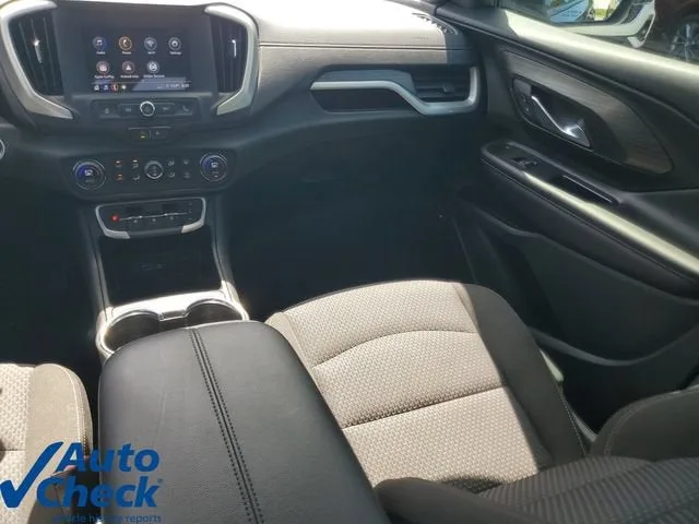 2024 GMC Terrain SLE photo 17