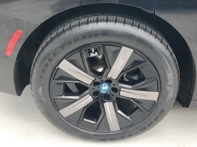 2024 BMW iX xDrive50 photo 5