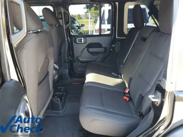 2023 Jeep Wrangler 4-Door Sport Altitude 4x4 photo 10