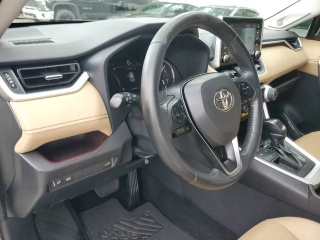 2020 Toyota RAV4 Limited photo 19