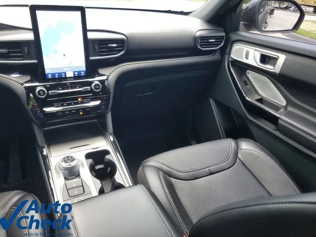 2023 Ford Explorer ST photo 17