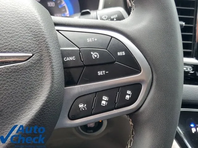 2024 Chrysler Pacifica Touring L photo 22