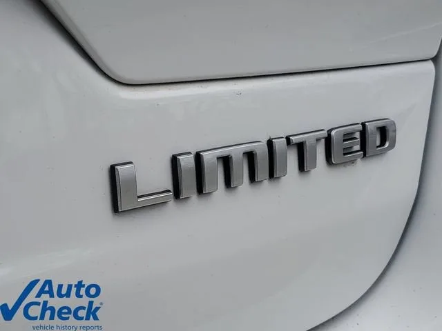 2025 Jeep Grand Cherokee Limited photo 9