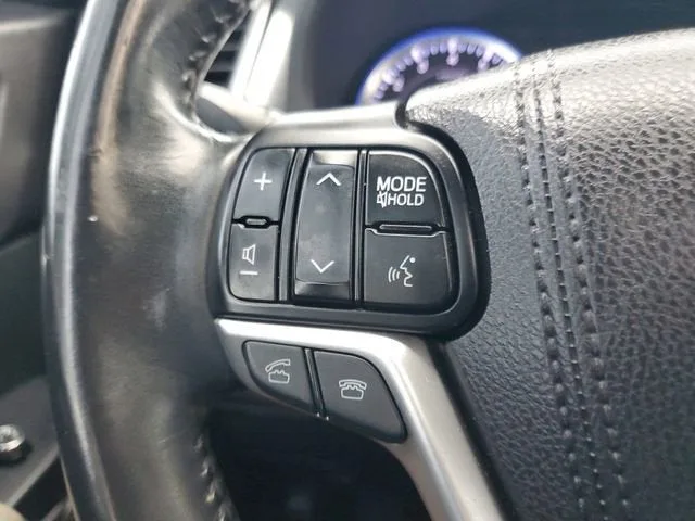 2016 Toyota Highlander XLE photo 23