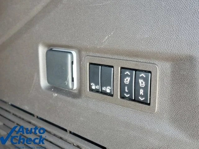 2023 GMC Yukon SLT photo 11