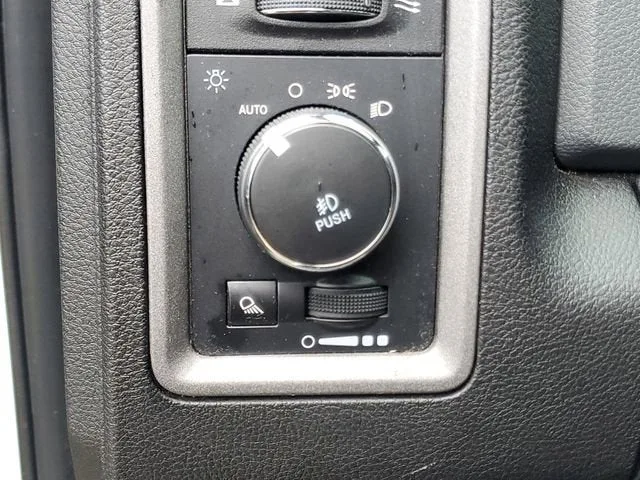 2017 RAM 1500 Express photo 24