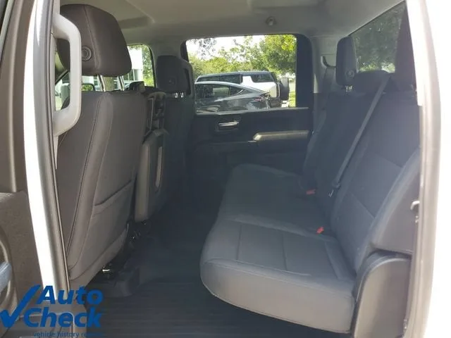 2025 Chevrolet Silverado 2500 HD Custom photo 11
