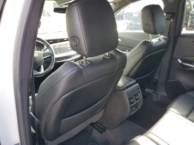 2023 Cadillac XT4 Sport photo 12