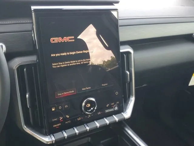 2026 GMC Acadia Elevation photo 9