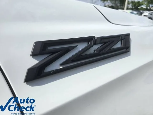 2023 Chevrolet Suburban Z71 photo 8