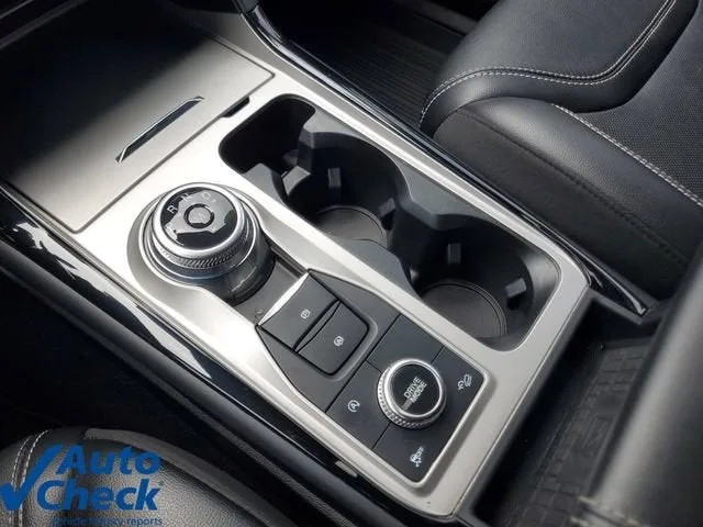 2023 Ford Explorer ST photo 30