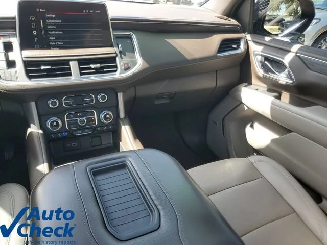2023 GMC Yukon SLT photo 17