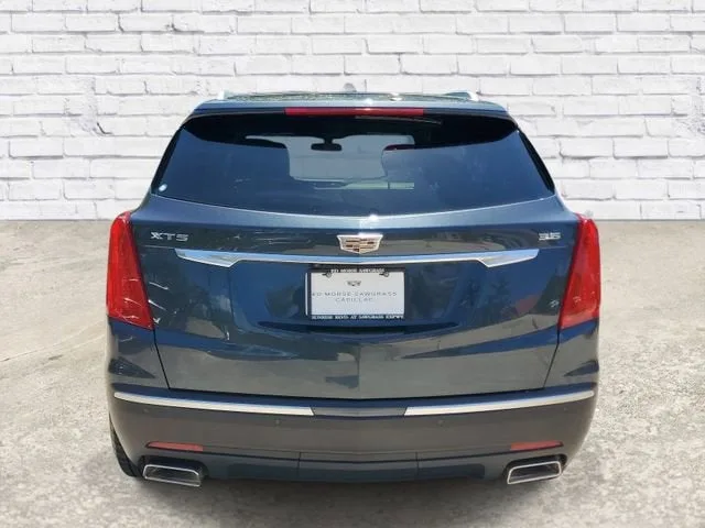 2019 Cadillac XT5 FWD photo 3