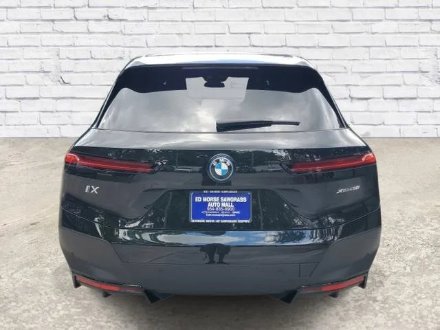 2024 BMW iX xDrive50 photo 3