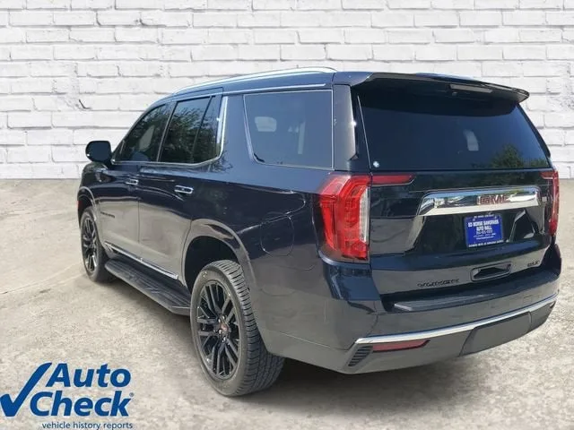 2023 GMC Yukon SLT photo 2