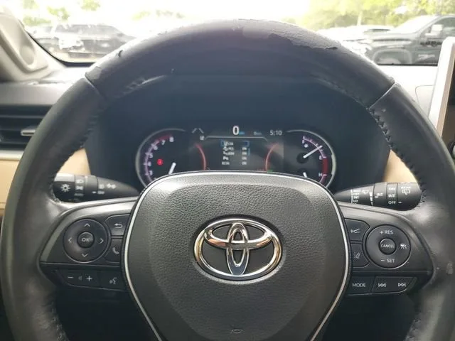 2020 Toyota RAV4 Limited photo 22
