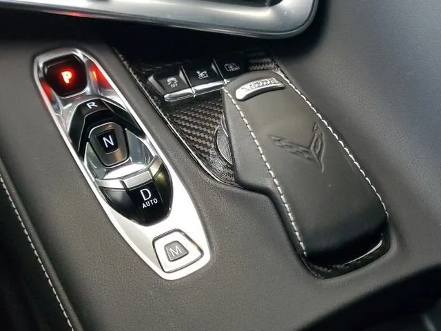 2021 Chevrolet Corvette Stingray 2LT photo 23