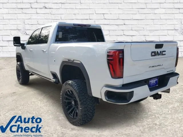 2024 GMC Sierra 2500 HD Denali Ultimate photo 2
