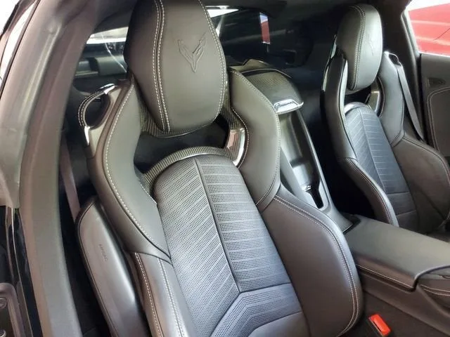 2021 Chevrolet Corvette Stingray 2LT photo 10